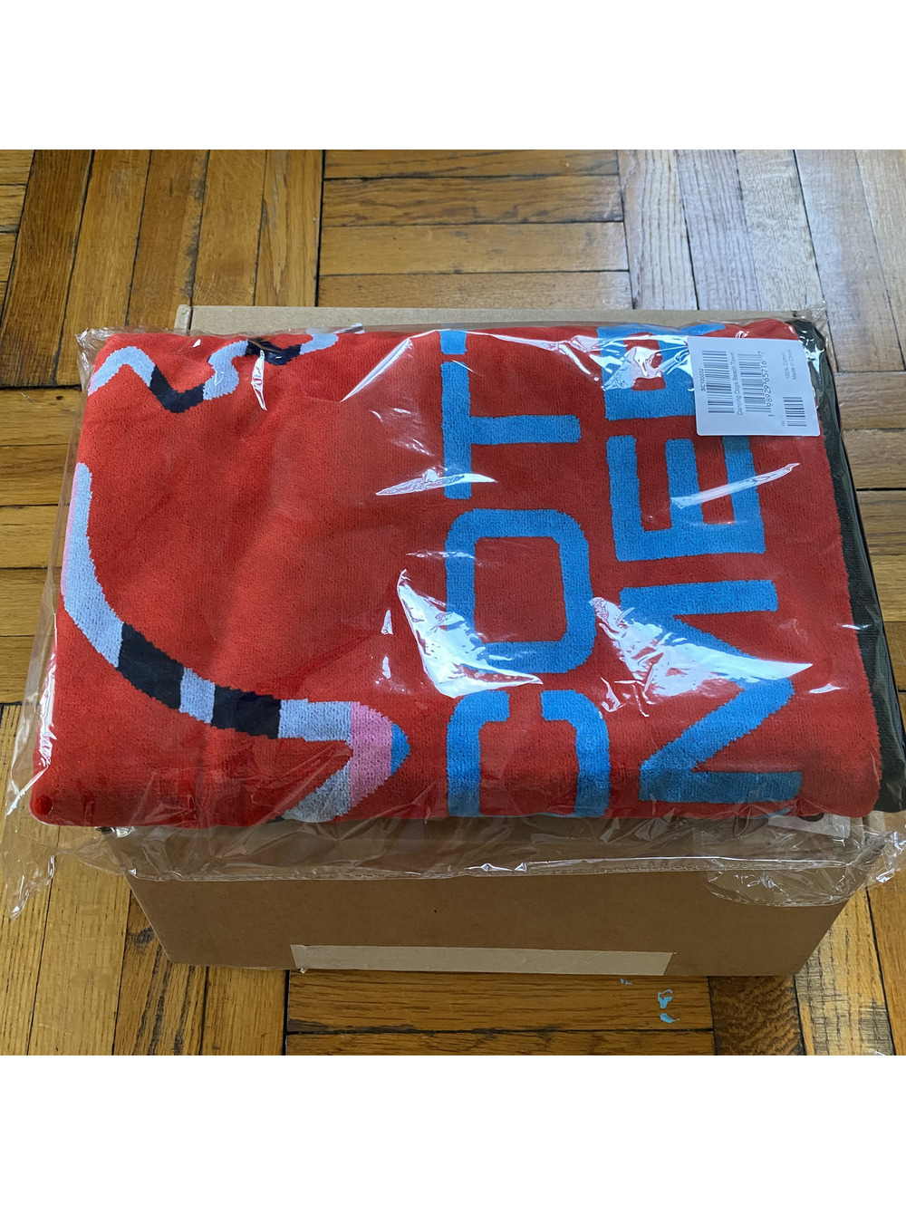 Scotty Cameron Dancing Dogs Beach Towel Red (30" W x 60"L)